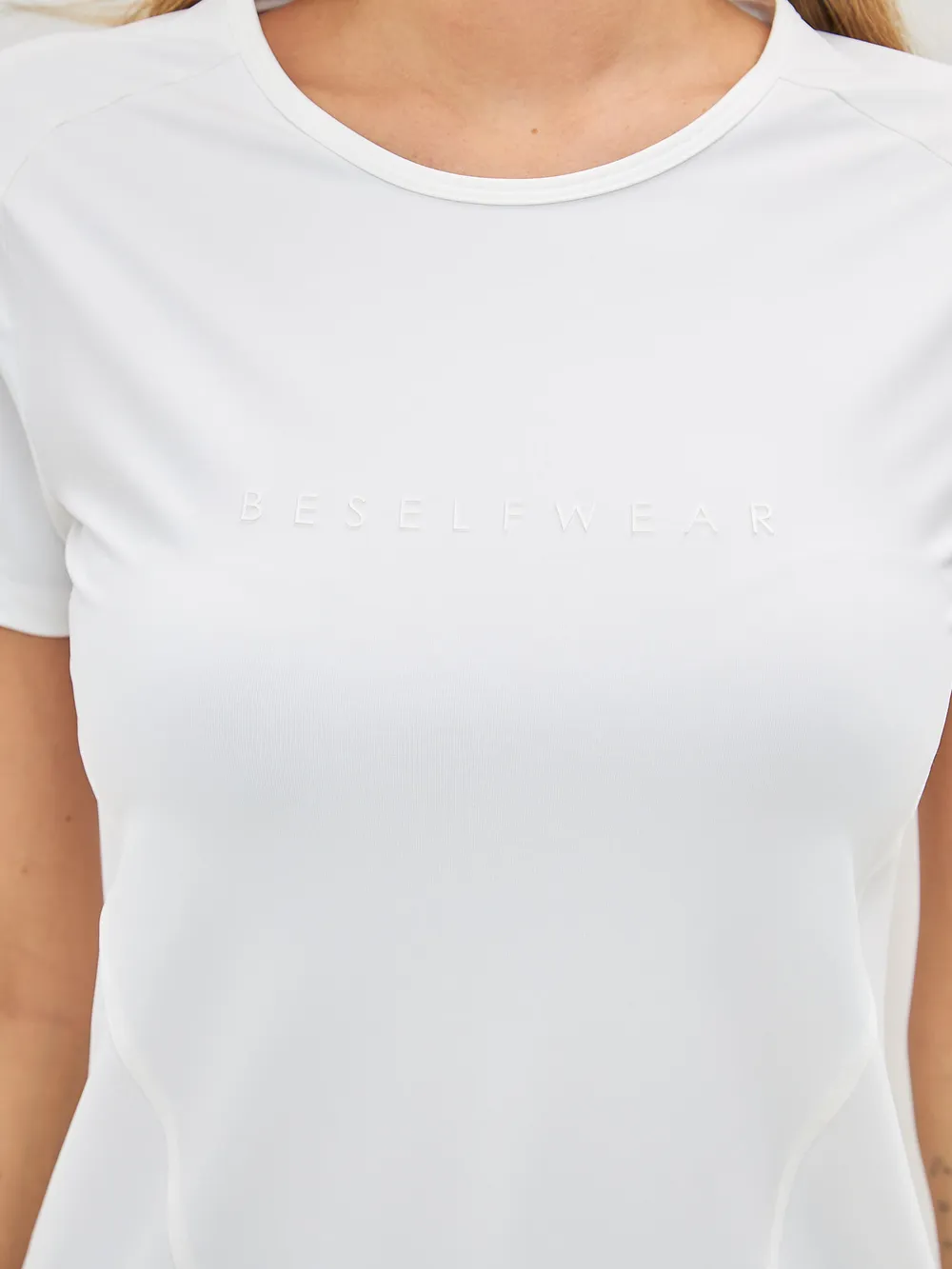 BeSelf Футболка удлиненная SATIN BASE, молочный