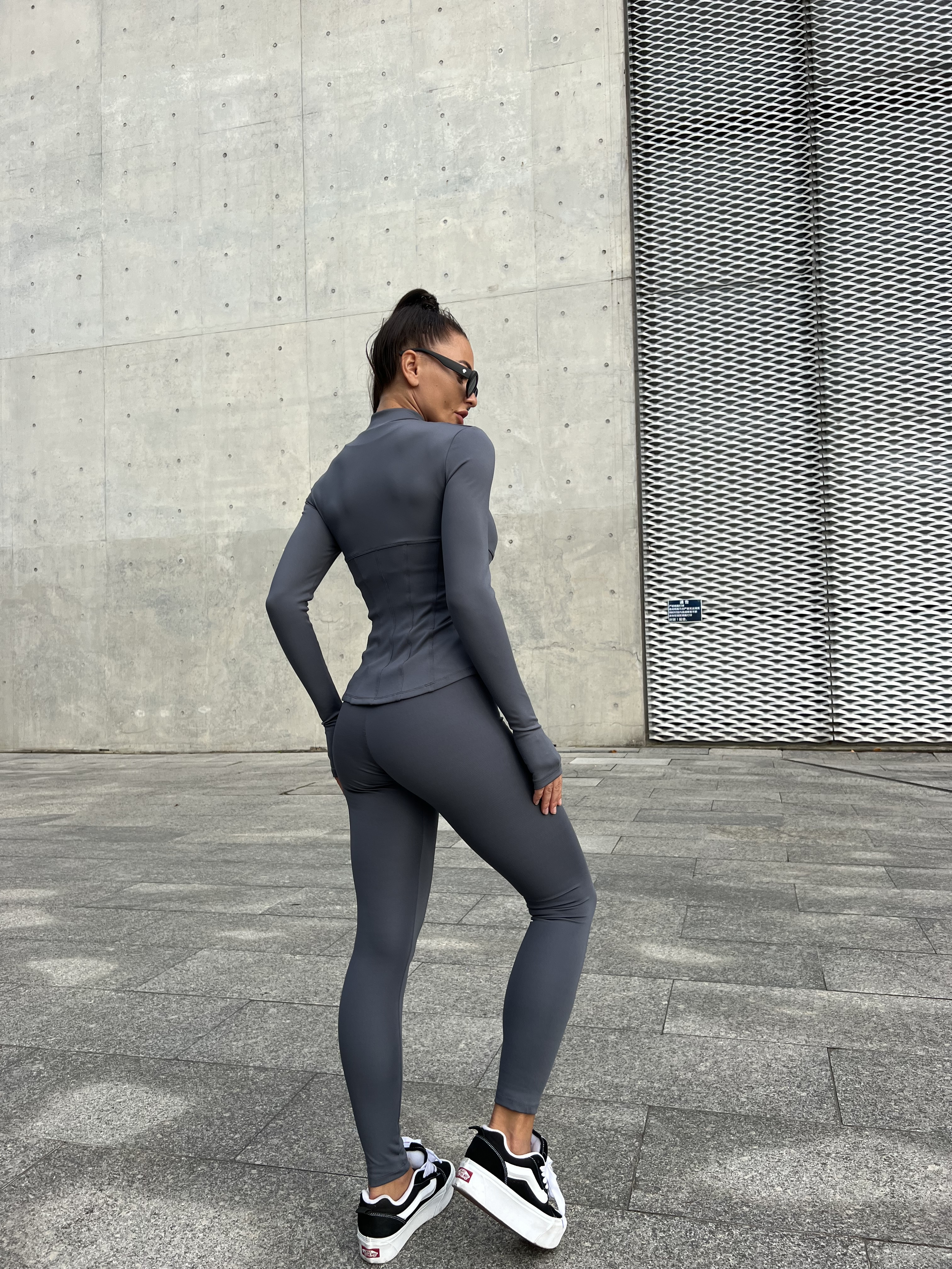 Euphoria Олимпийка с корсетными линиями O1, серый