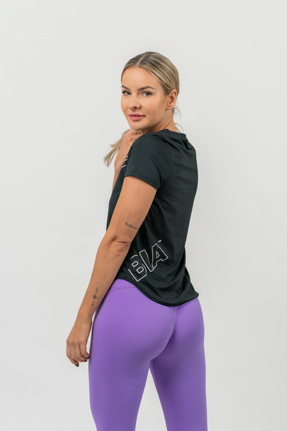 Nebbia Футболка 440 fit activewear, черный