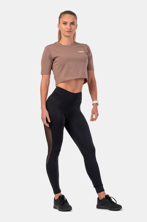 Nebbia Футболка укороченная 600 Minimalist Logo Crop T-shirt, кремовый