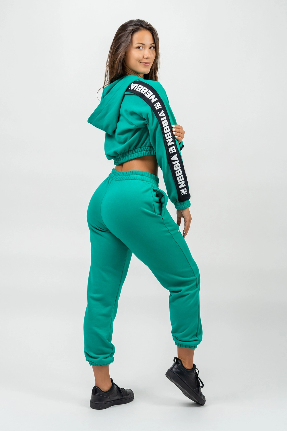 Nebbia Кофта 254 Cropped Zip-up Hoodie ICONIC, зеленый