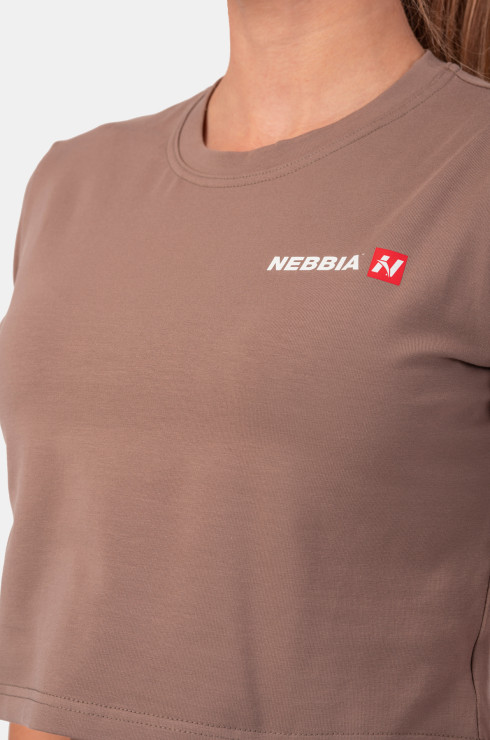 Nebbia Футболка укороченная 600 Minimalist Logo Crop T-shirt, кремовый