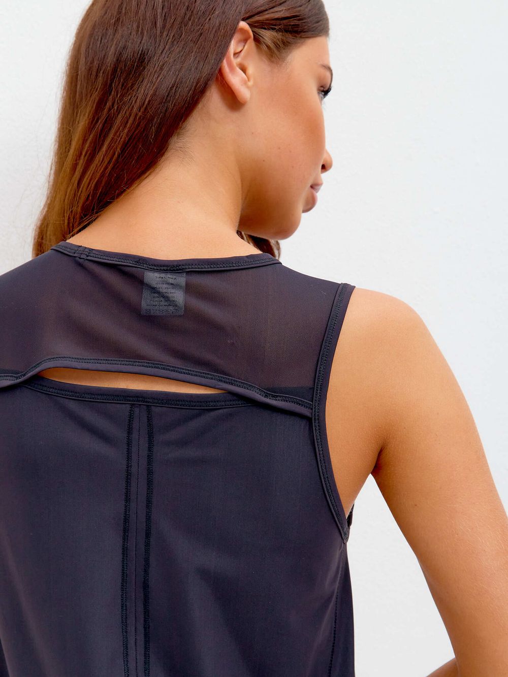 BeSelf Майка с сеткой удлиненная Active, черный