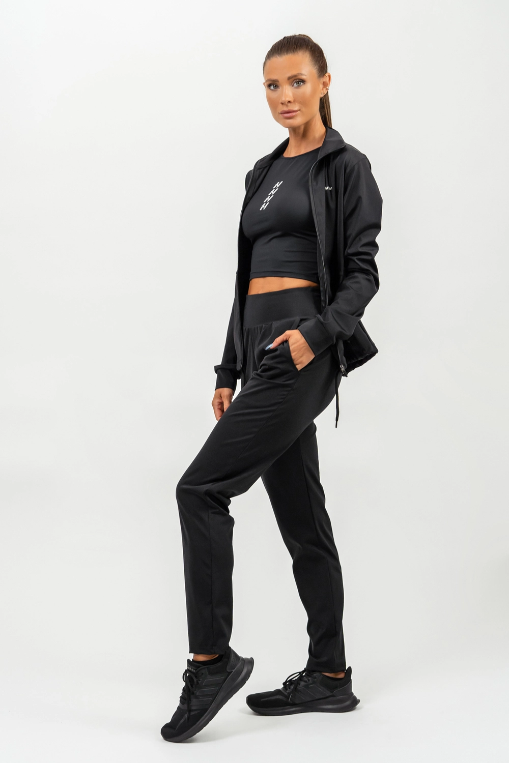 Nebbia Кофта 481 Shiny Zip-up Workout Jacket Sleek, черный