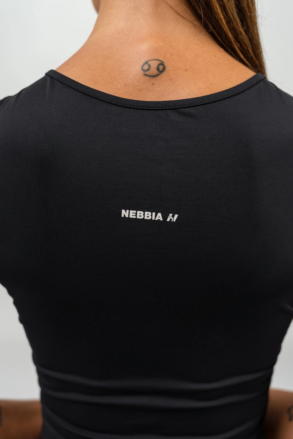 Nebbia Топ 476 Cropped Tank Top CONFIDENCE, черный