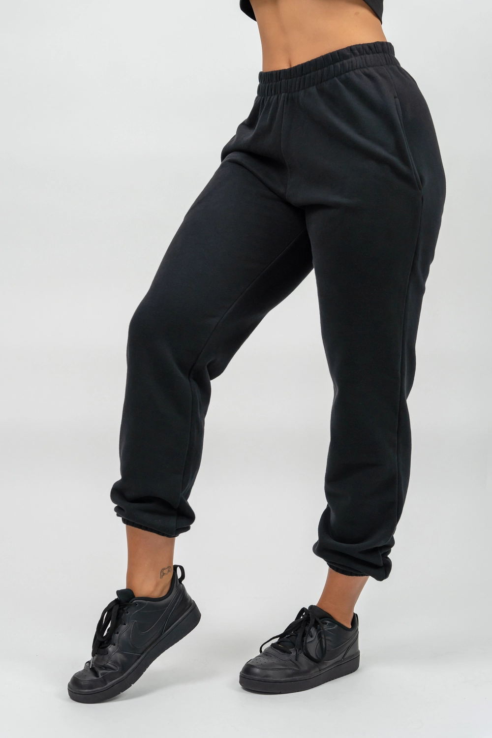 Nebbia Штаны 281 Oversized Joggers With Pockets Gym Time, черный