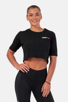 Nebbia Футболка укороченная 600 Minimalist Logo Crop T-shirt, черный